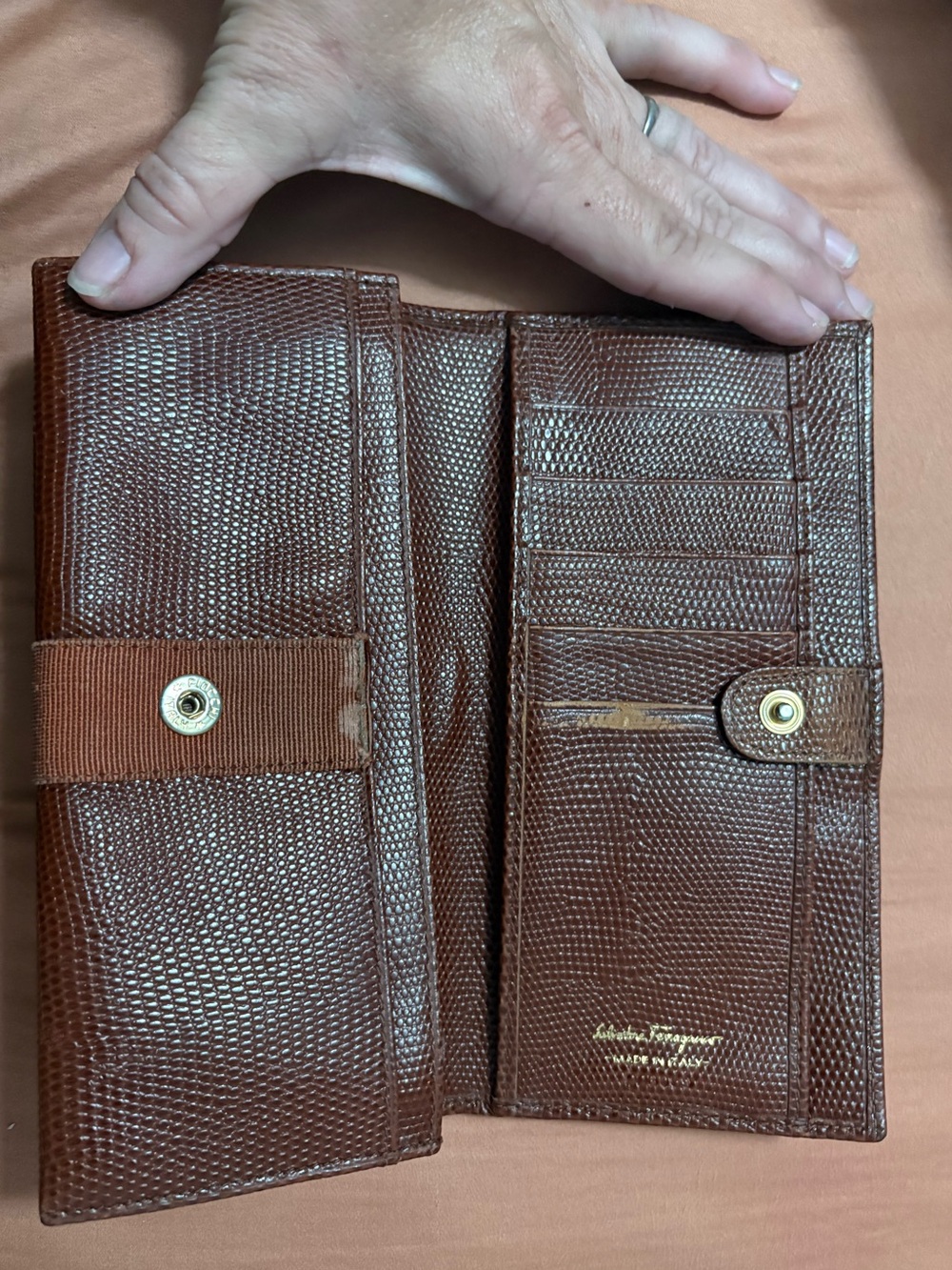 Salvatore Ferragamo Brown Textured Leather Wallet with Gold Gancini - Picture 6 of 12